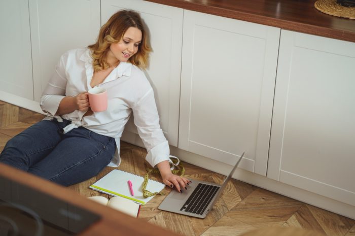 Cum să reduci zgomotul într-un home office