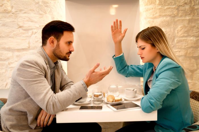 Cum să îți îmbunătățești relațiile prin comunicare și empatie