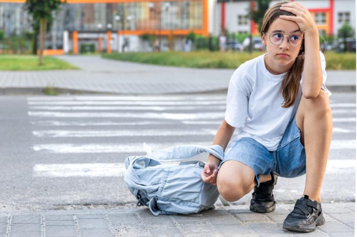 Probleme frecvente în purtarea pantalonilor albi în oraș