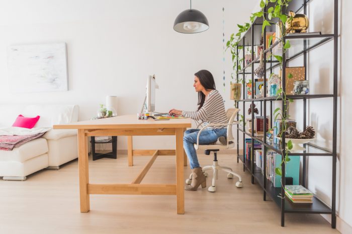 Cum să îți amenajezi spațiul de lucru acasă