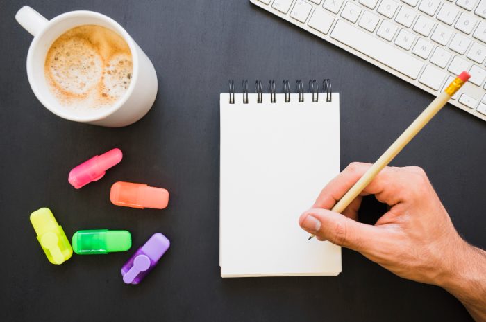 Cum să îți dezvolți creativitatea prin scris