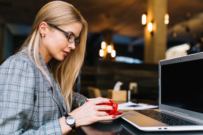 Ce înseamnă un sistem digital curat pentru cine lucrează zilnic online